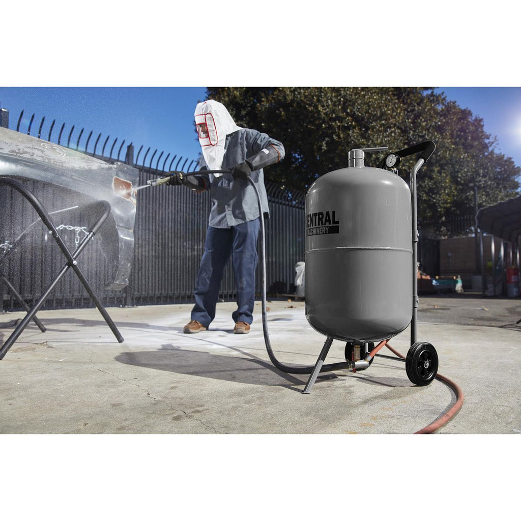 110 lb. Pressurized Abrasive Blaster N319