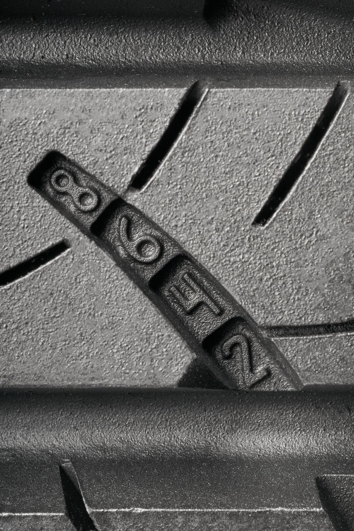 215/55R17 94V All-Season Passenger Car Tire G1425