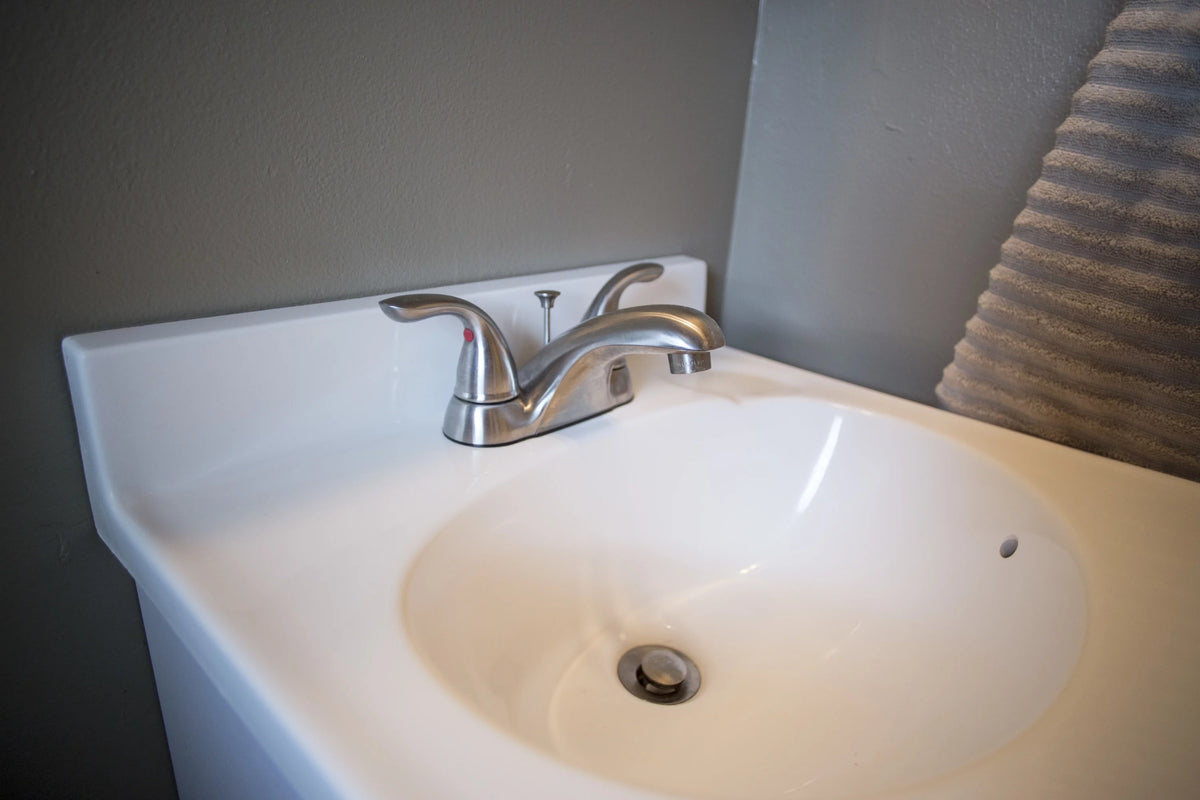 2-Handle Centerset Bathroom Faucet in Chrome V34748